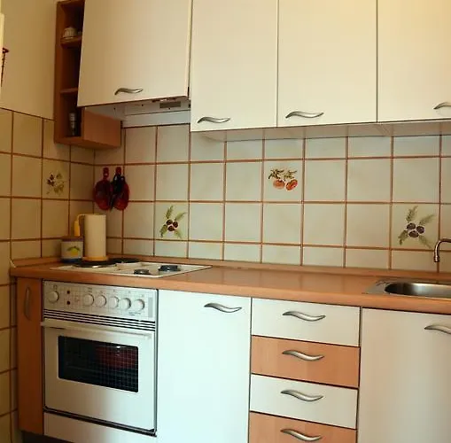 Holiday Nona Vikendica *